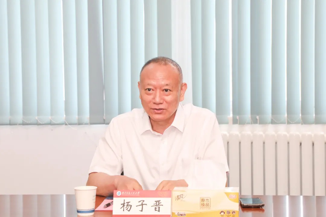 南京信息工程大学与江苏翔晟信息技术股份有限公司签署战略合作协议 携手共绘产学研融合新蓝图